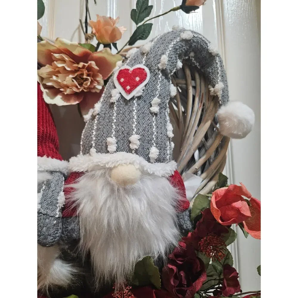 Adorable Heart Wreath Gnomes Floral Quality Handmade New About 20x24